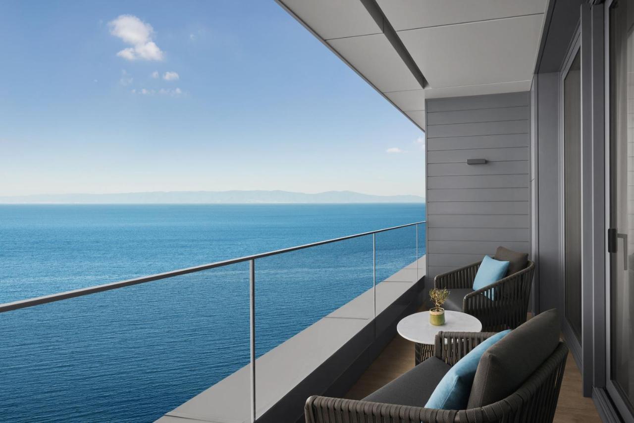 Jw Marriott Hotel Istanbul Marmara Sea Екстериор снимка Balcony of a Sky Suite
