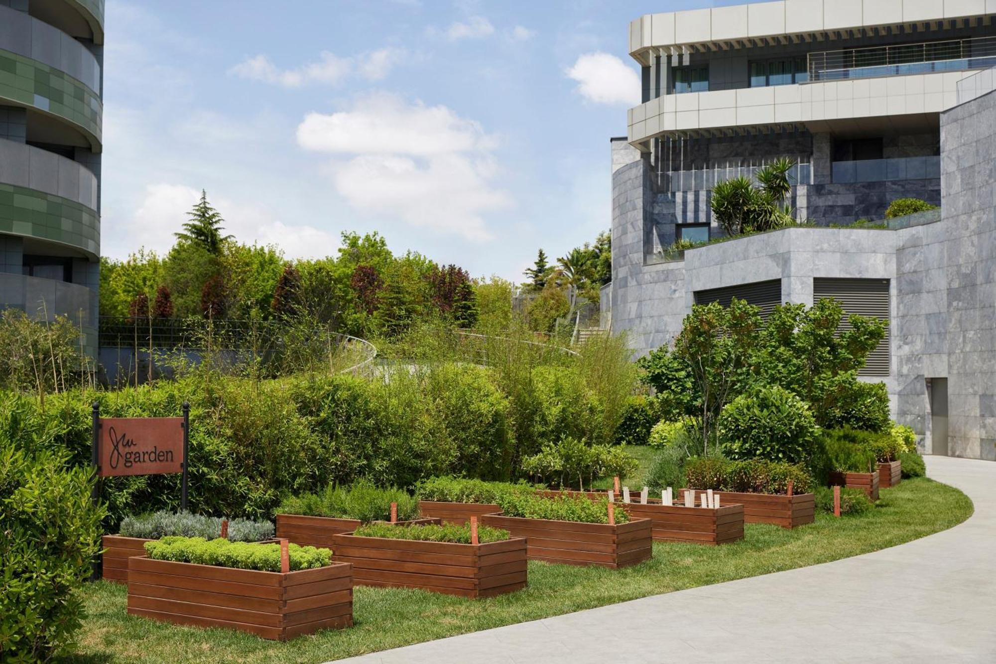 Jw Marriott Hotel Istanbul Marmara Sea Екстериор снимка The Kitchen Garden